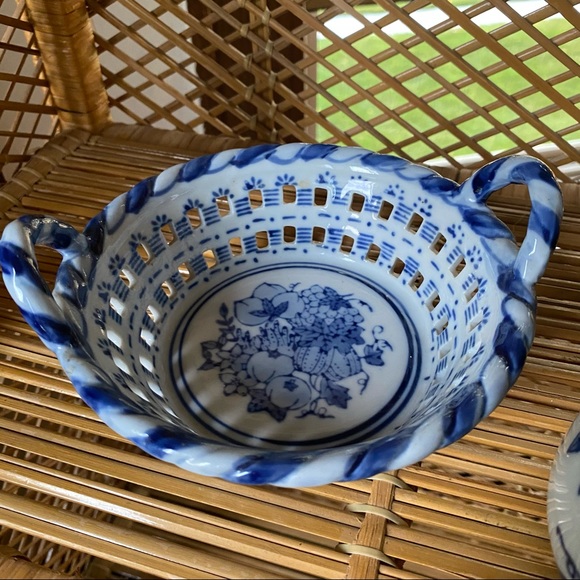 Blue and white ceramic fruit assortment - Picture 6 of 8